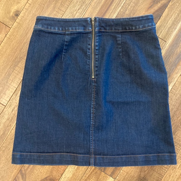 LOFT size 4 denim skirt - Picture 2 of 3